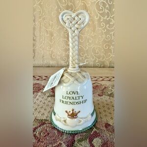 NWT Grasslands Road Make Up Cloche Bell Love Loyalty Friendship 7”